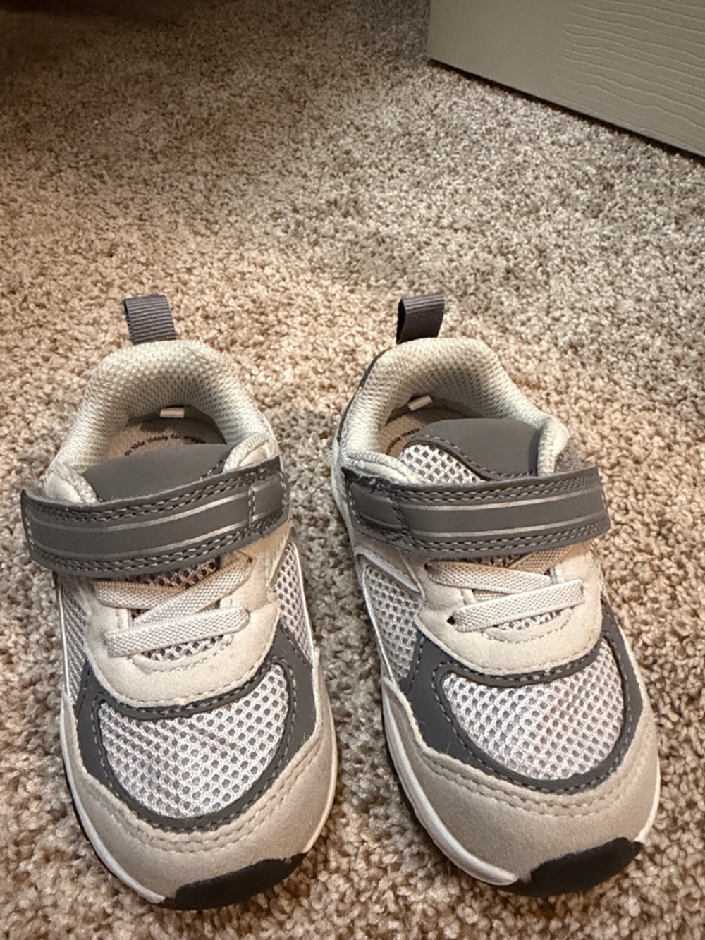 Size 5 Wonder Nation Kids Neutral Gray and Cream Athletic Sneakers